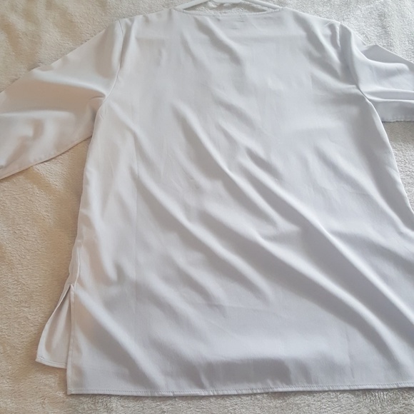 Banana Republic blouse with key hole neckline - Picture 3 of 3